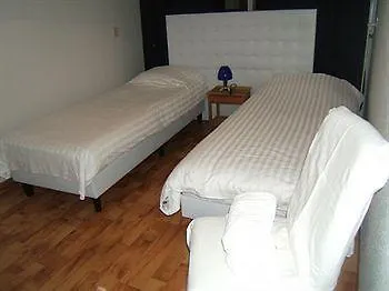 Hotell Ijplein 3*